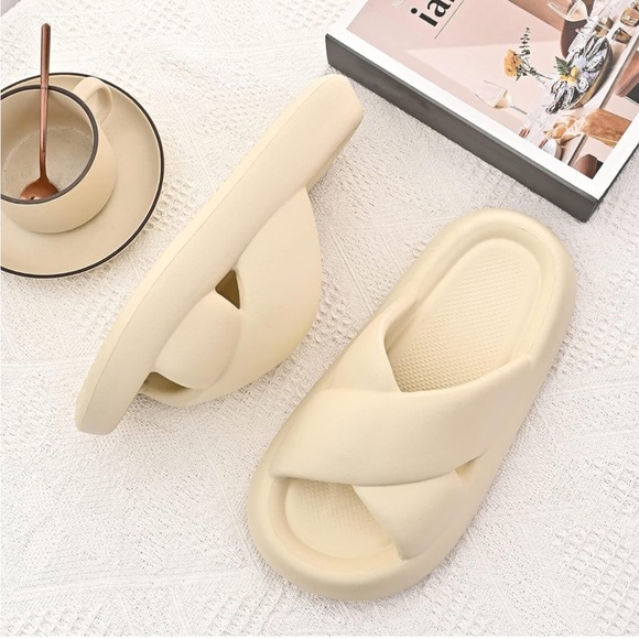 Cross Band Cloud Soft Comfy Thick Sole Non-Slip Slides/Sandals/Slippers!! NEW!☑️ - Picture 3 of 10